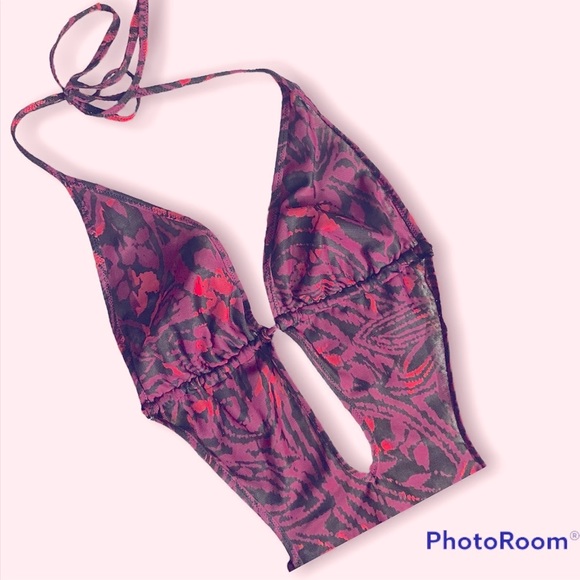 VS Mesh Bodysuit - Picture 3 of 6